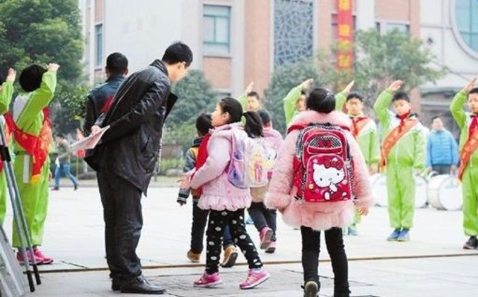 بكين: إلغاء القيود على أعداد المواليد