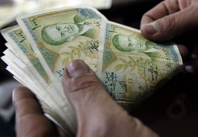 لماذا الليرة هي عنوان المرحلة؟! إمّا الهاوية أو الخلاص