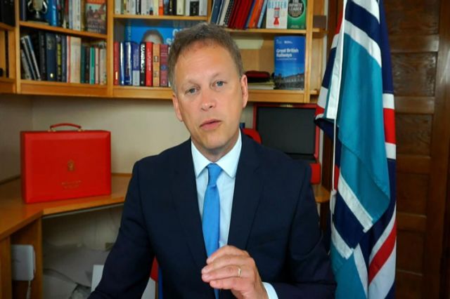 بريطانيا ترفض تسهيل التأشيرات للاجئين الأوكرانيين وتراهم خطراً على أمنها القومي