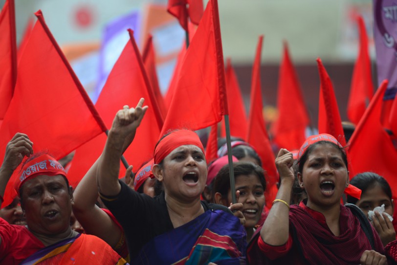 ليس بالخبز وحده يعيش العمال