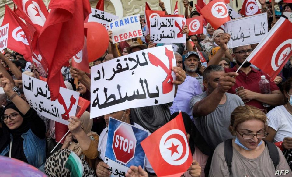 قوى تونسية بينها «النهضة» تحشد للنزول إلى الشارع بذكرى «14 جانفي»