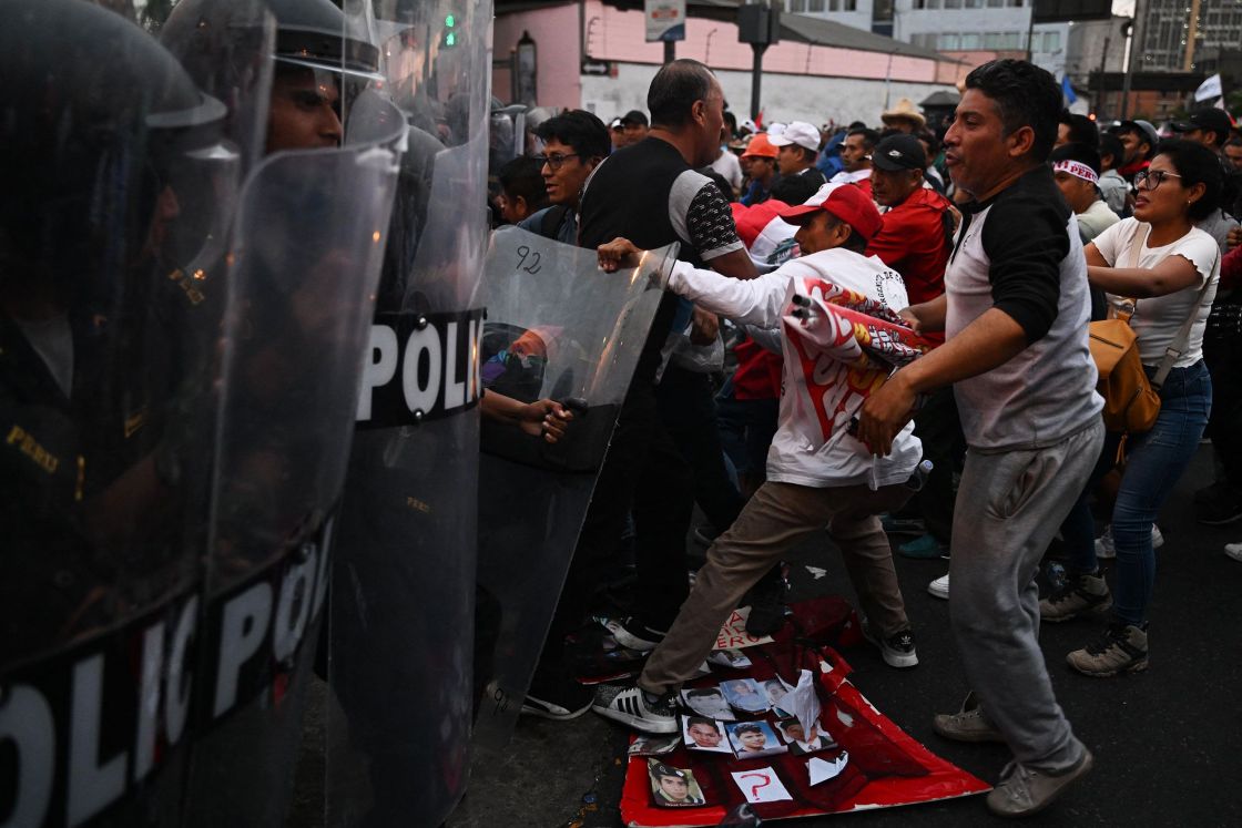 واشنطن تشارك حكومة البيرو قمع الاحتجاجات