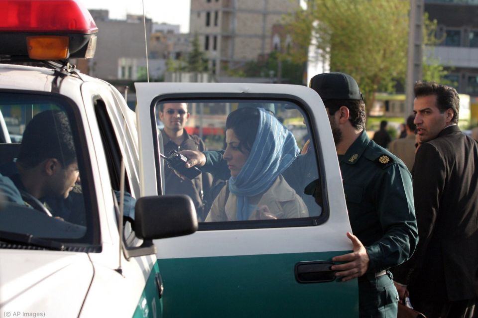 إيران تعلن حلّ "شرطة الأخلاق" بعد أشهر من حادثة مهسا أميني