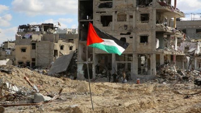 حماس: تلقينا عرضاً لوقف إطلاق النار ونجري مشاورات مكثفة مع الفصائل