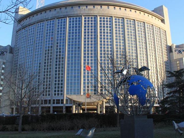 الصين تعارض بشدة زيادة الرسوم الجمركية الأمريكية على واردات صينية