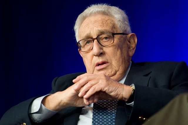 !«هنري كيسنجر: «إن لم تستطع سماع طبول الحرب، فلا بدّ أنك أصم