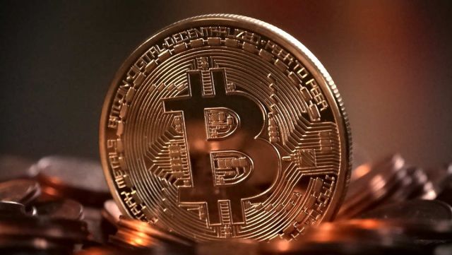 انخفاض قيمة «بتكوين» بنسبة 5%