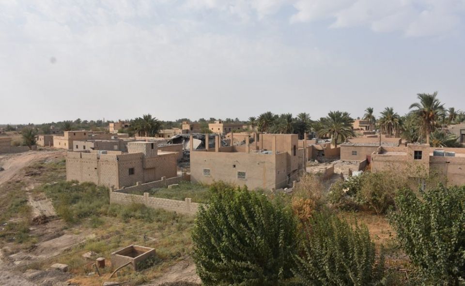في ريف دير الزور الشرقي..بقرص فوقاني محرومة من الكهرباء.؟