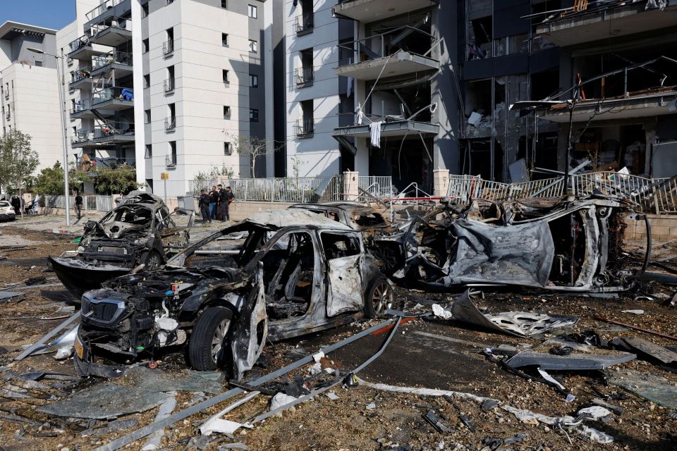 طيران الاحتلال يقصف بوابة سجن في طهران وكاتس يقول «سنعاقب الديكتاتور»