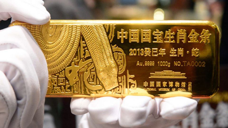 ارتفاع الذهب... مؤشر لضعف الدولار والبحث عن بديل