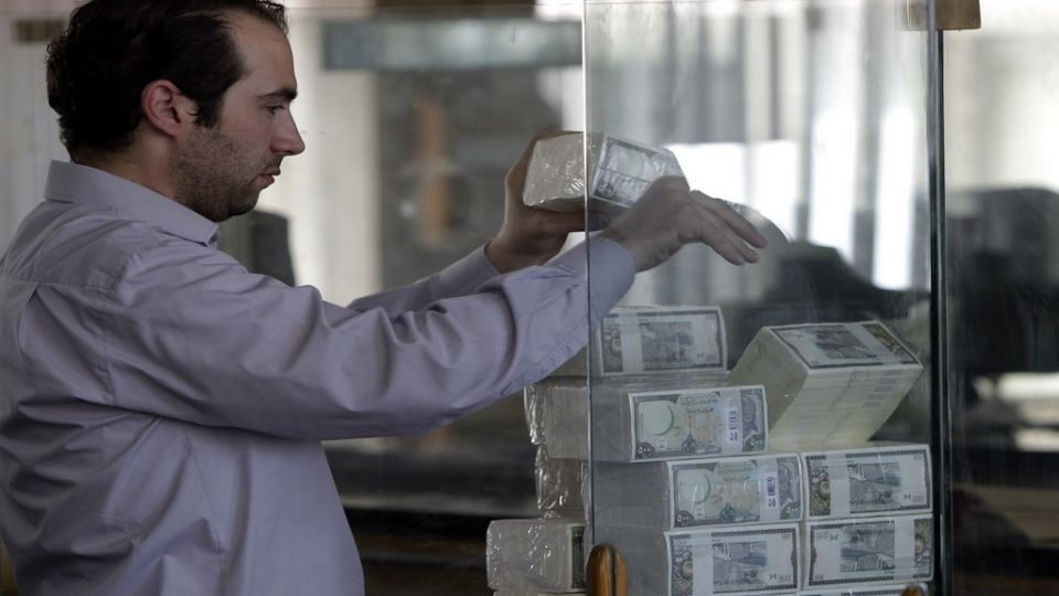 التأمينات.. الدائن المدين