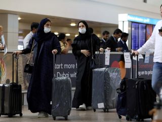 رغم تطعيم 93% أبو ظبي ستمنع غير الملقّحين دخول معظم الأماكن العامة
