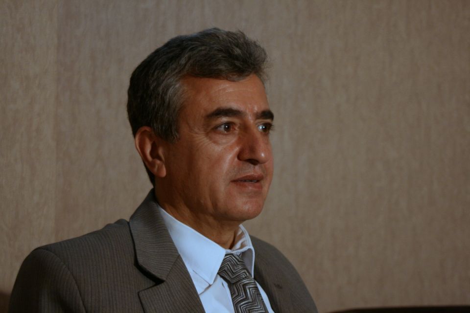 د.عبدو: الحكومة &laquo;أذن من طين.. وأذن من عجين&raquo;!