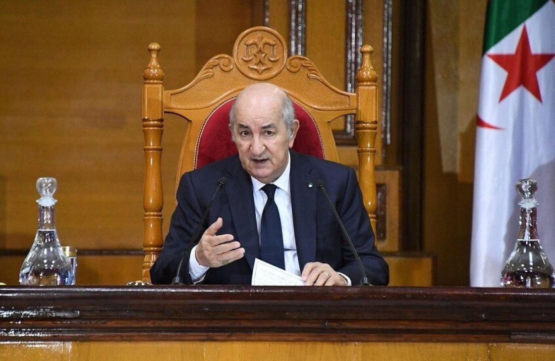 الرئيس الجزائري يدعو لإصلاح الجامعة العربية