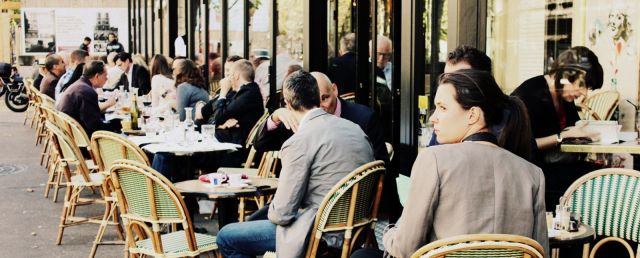 مهما كانت سيئات كونك &laquo;أعمى&raquo; لاحتمال وقوع فعل لا أخلاقي عليك، فإنّ حسناته أكبر بكثير لكونه يمكنك من التفاعل المنتج مع الآخرين