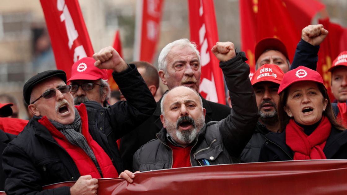 شرطة اسطنبول تعتقل أكثر من 100 شخص حاولوا تنظيم مسيرة عيد العمال