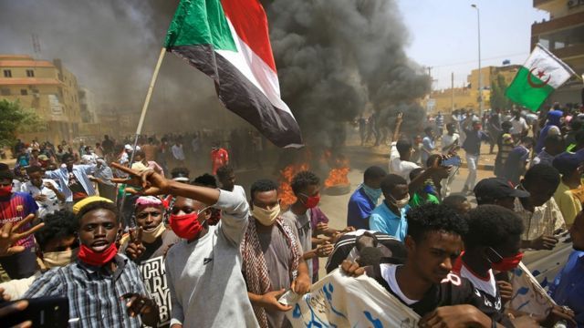 شهيدان برصاص الأمن السوداني في مظاهرة &laquo;مليونية&raquo; جديدة