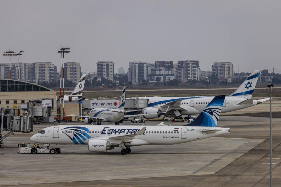 نظام التطبيع المصري والكيان يحتفلان بأوّل رحلة «للمصرية للطيران» إلى «تل أبيب»
