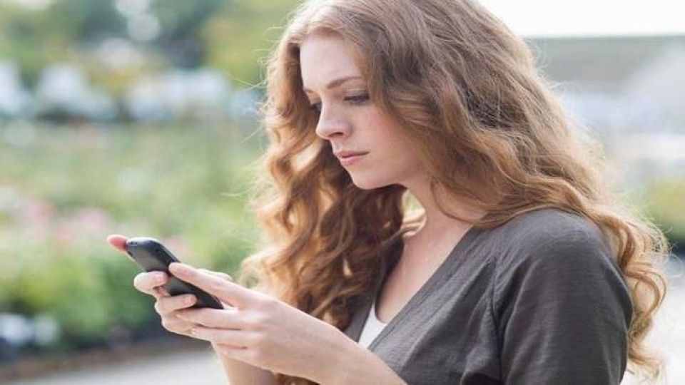 كيف تؤثر إشعارات الهواتف على الدماغ؟