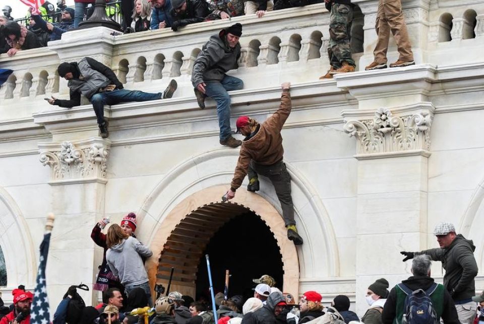 الرأسمالية الأمريكية دون بوصلة: هل يكتب الانقسام شهادة وفاة أمريكا نفسها؟