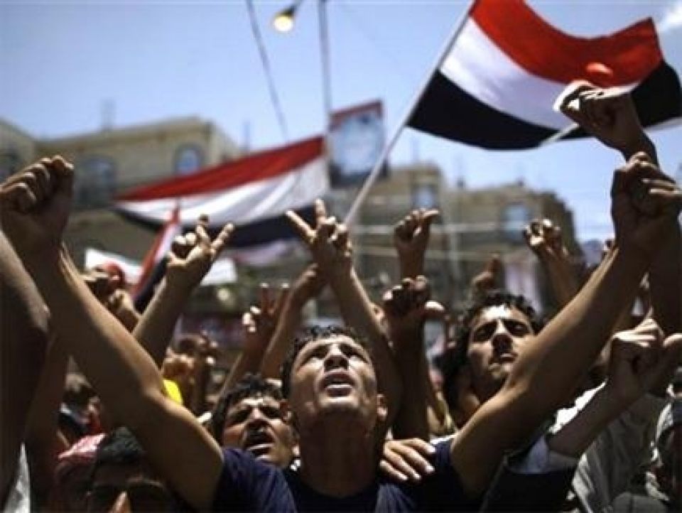 اليمن «السعيد».. بين مناورات صالح والخارج