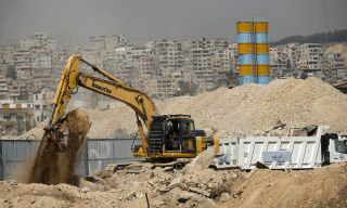 السكن البديل... مشروع ترفي يسقط آخر أحلام للمفقرين