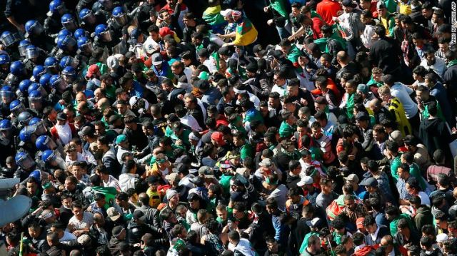 الجزائر: أسئلة مكررة بانتظار إجابات جديدة