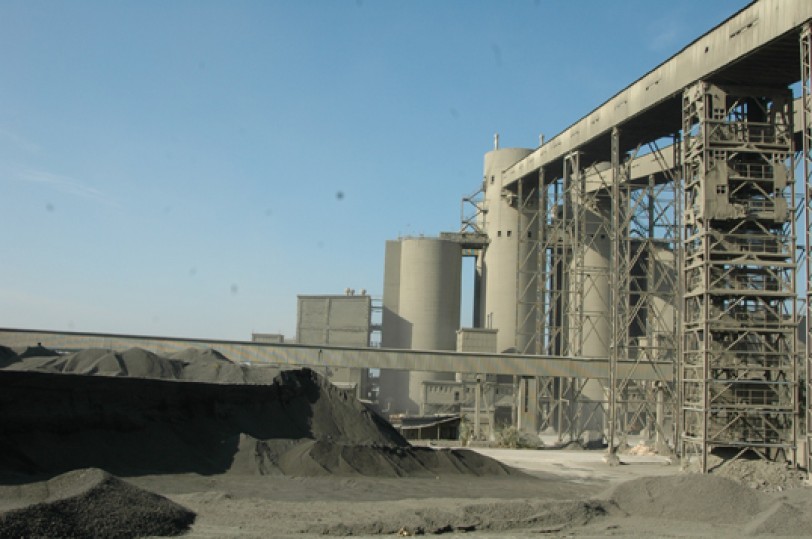 83 ألف طن إنتاج طرطوس من الاسمنت الأسود الشهر الماضي