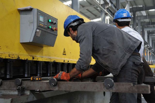 زيادة الأجور وهذا أضعف الإيمان!