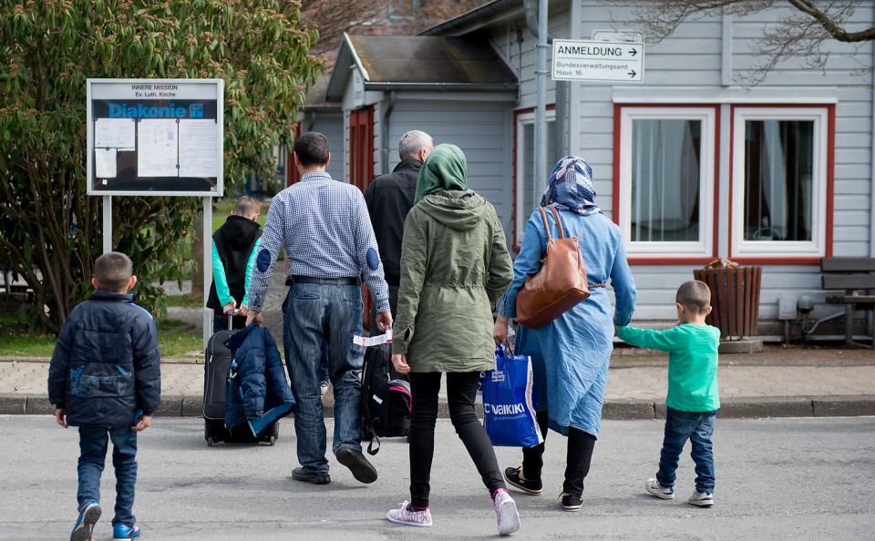 ألمانيا تسحب إقامات مئات السوريين وتُراجع اللجوء لآلاف منهم