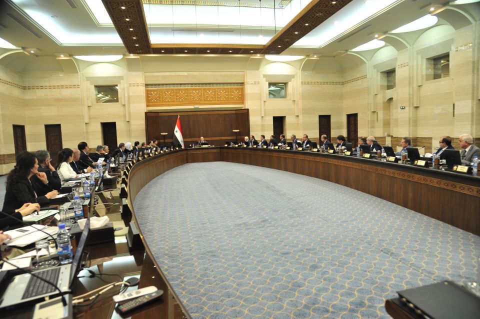 حول قانون العاملين وتعديلاته