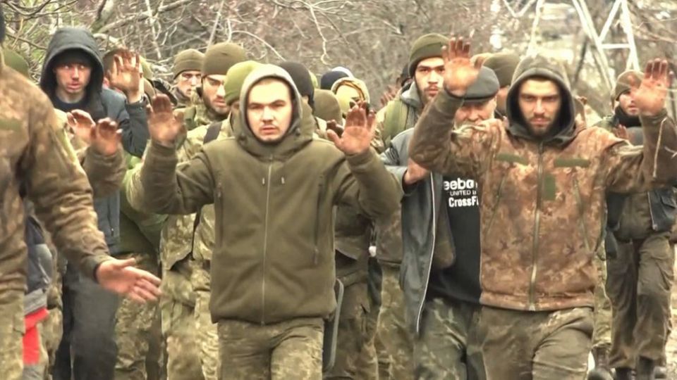 تطورات ماريوبول: تحرير الميناء وإطلاق جميع الرهائن واستسلام أكثر من 1000 مقاتل أوكراني