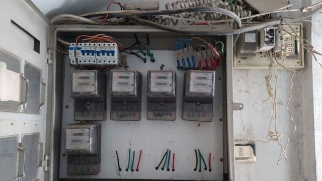 الكهرباء في سورية... استنزاف المواطن!.. 400 كيلوواط تقديري... والمواطن يدفع الثمن!