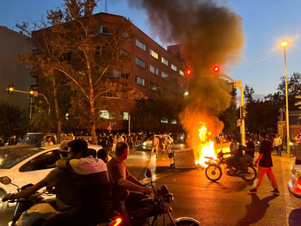 تقارير إيرانية رسمية: مقتل 80 شخصاً في الاحتجاجات