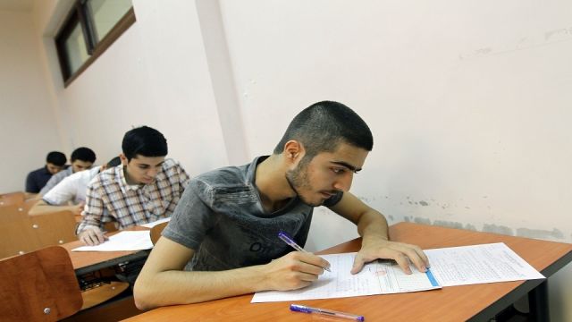 طلاب العلوم السياسية &laquo;مشردون&raquo; و دون مستقبل وظيفي..