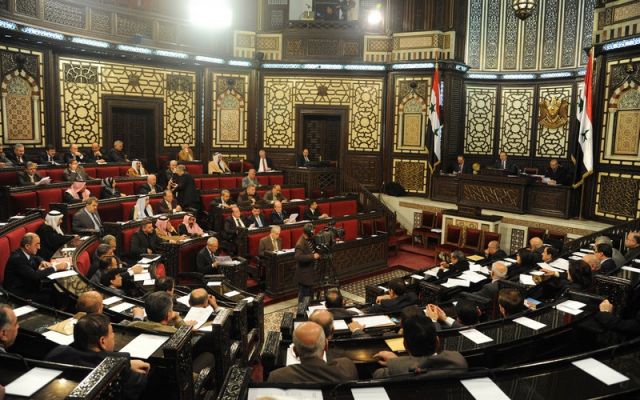 أول وزير للعمل يعترف بعدم مسؤوليته عن التوظيف!!