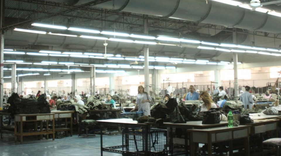 عن أحوال عمال مشاغل الخياطة