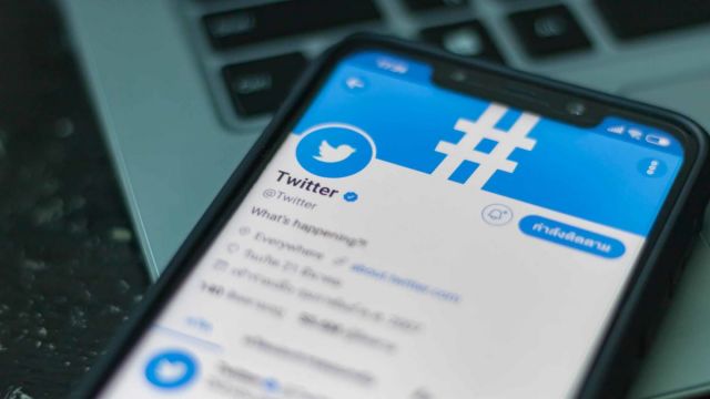 ماذا حدث بعد تجميد &laquo;تويتر&raquo; لصفحة اللقاح الروسي المضاد لكورونا؟