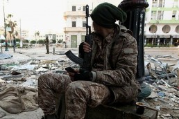 غارات ليبية جديدة على قاعدة معيتيقة