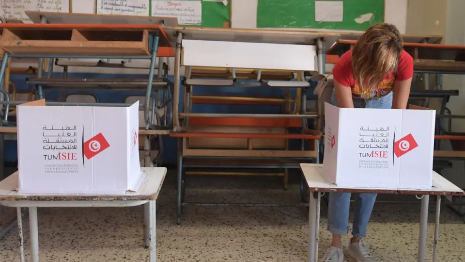 بدء الانتخابات التشريعية في تونس