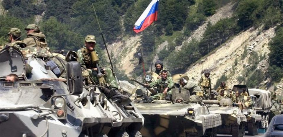 بدء عملية عسكرية روسية في الدونباس وقواتٌ أوكرانية تترك مواقعها وأسلحتها خلفها