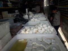 الأجبان والألبان في حلب تتحوّل إلى &laquo;حلم&raquo; للفقراء