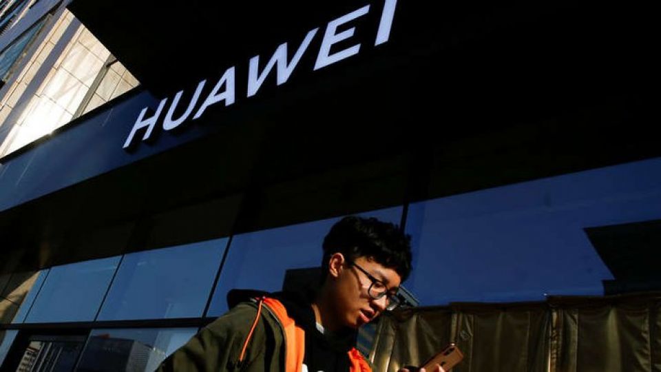 هواوي تتحدى واشنطن في تقديم أي دليل على تورطها بالتجسس
