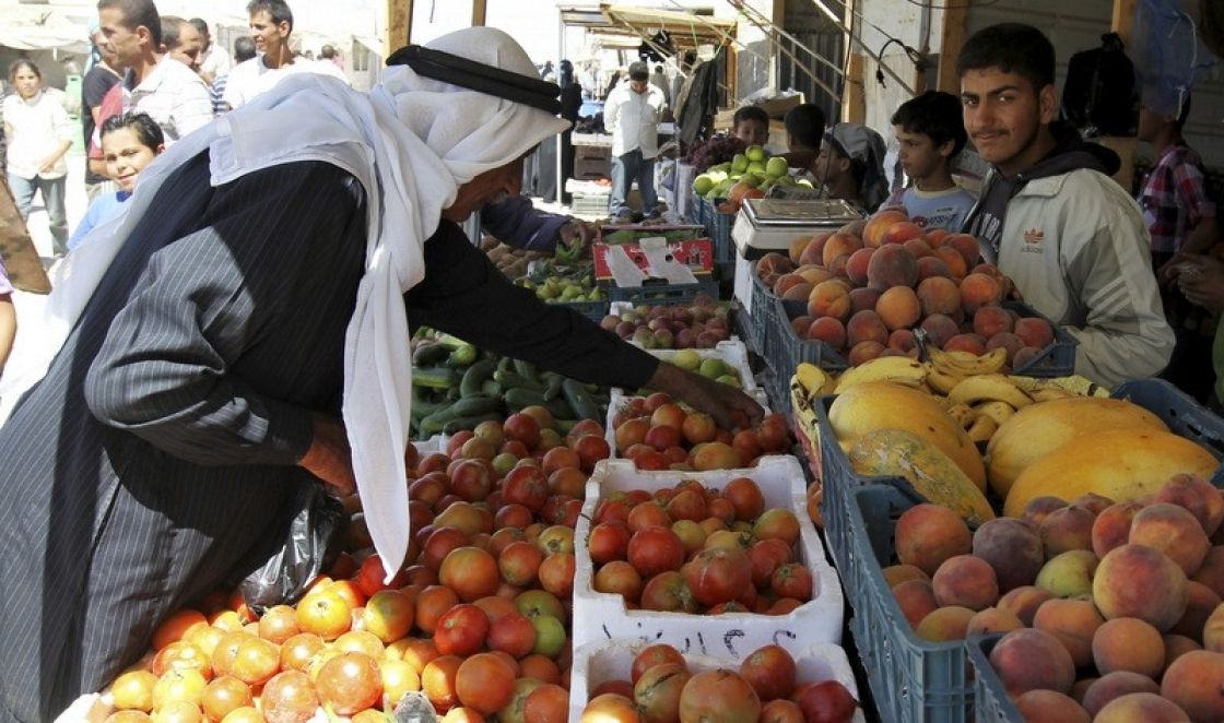 التجارة .. (أُمّ الأخبار)!.