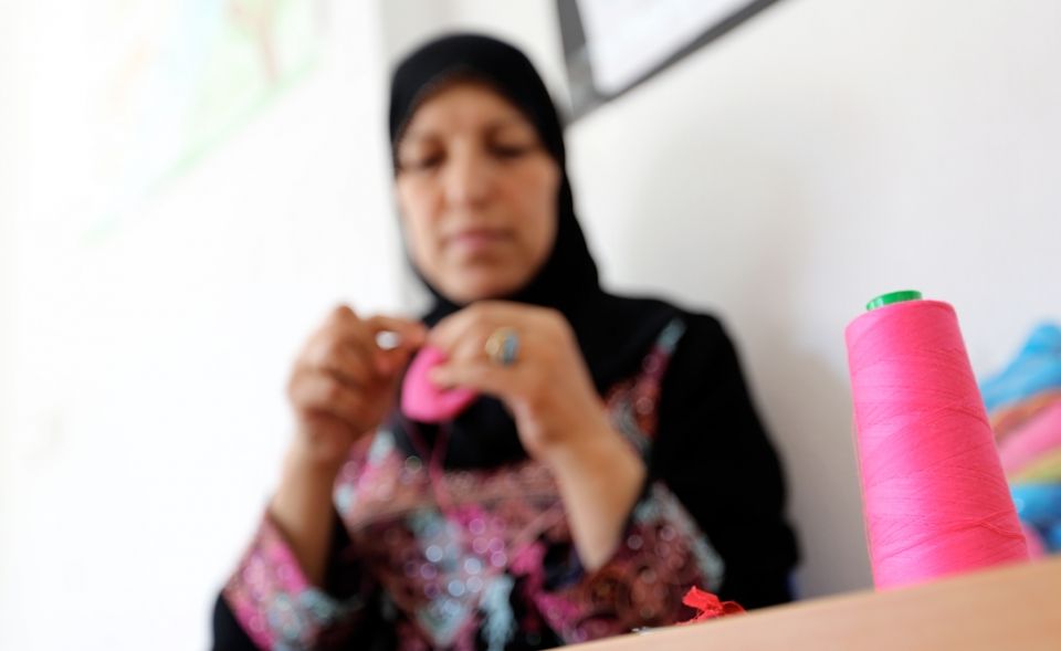 الحلقة الأضعف ... عاملات (الأمبلاج)