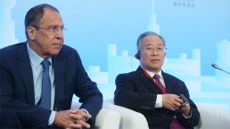 روسيا والصين تسعيان لتبادل تجاري يصل إلى 200 مليار دولار