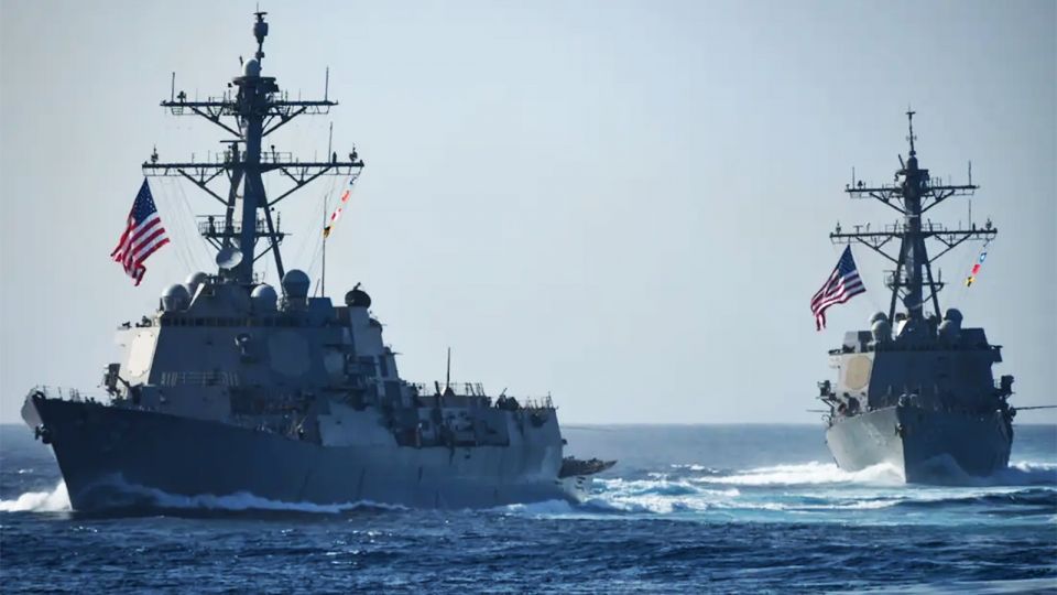 اثنتان من سفن أمريكا الحربية تعبران مضيق تايوان لأول مرة منذ زيارة بيلوسي
