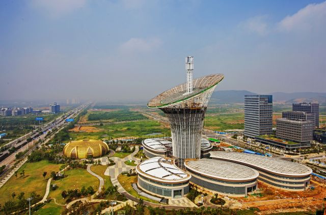 ما سر الاجتماع غير الرسمي في ووهان؟