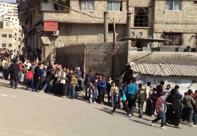 في قدسيا حصار ومستفيدون