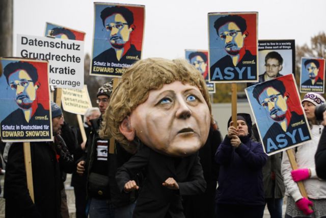 نظريات المؤامرة:  تشتيتٌ عن المؤامرات الحقيقية